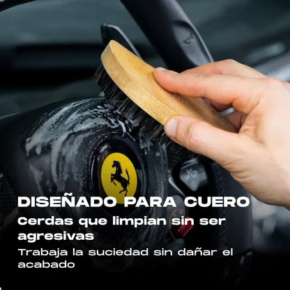 Cepillo para Limpieza de Cuero Gyeon Q²M Leather Brush