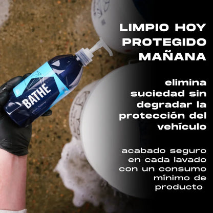 CHAMPÚ pH NEUTRO PARA UN LAVADO SEGURO – GYEON Q²M Bathe