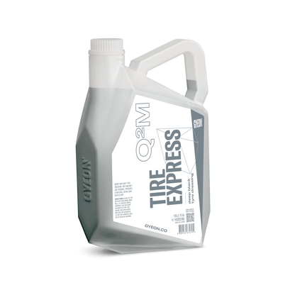 Gyeon Q²M Tire Express es un acondicionador premium para neumáticos que devuelve al caucho un acabado limpio, satinado y natural, con un aspecto OEM “como nuevo de fábrica”. 