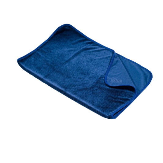 La Gyeon Q²M SilkDryer EVO es una toalla de secado de microfibra avanzada diseñada para ofrecer un secado rápido, seguro y sin marcas en todo tipo de vehículos.&nbsp;